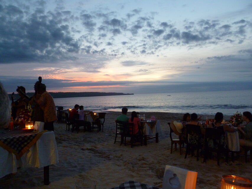 seafood dinner at romantic Jimbaran Bay